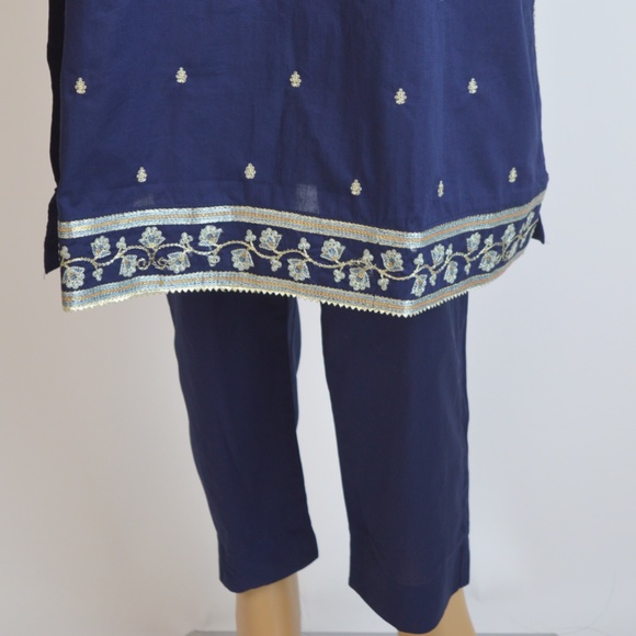 2 Pc Embroidered Cambric Outfit, Pakistani Women Dress - Picture 5 of 6